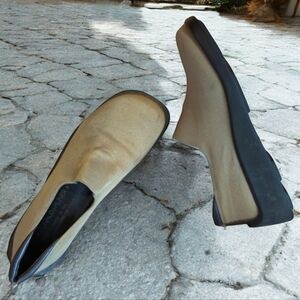 Donald J. Pliner gold stretch lug soles casual comfy chic shoes sz 7.5